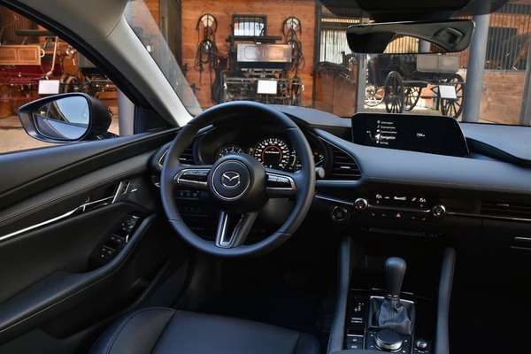 Bảng giá ô tô Mazda3 mới nhất tháng 8/2023: Giảm mạnh phí trước bạ