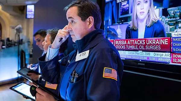 Chứng khoán Mỹ giảm điểm vì lợi suất trái phiếu leo thang