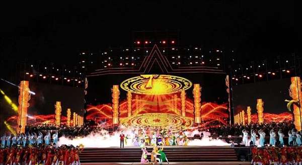 'Dưới cờ vinh quang': Kết nối quá khứ, hiện tại, tương lai trong xúc cảm và tự hào- Ảnh 7. 'Dưới cờ vinh quang': Kết nối quá khứ, hiện tại, tương lai trong xúc cảm và tự hào- Ảnh 7.