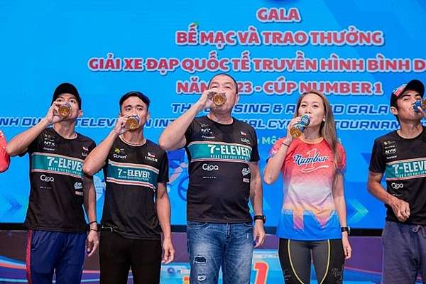 Đại diện Nhãn hàng Number 1 – Vũ Phương Thanh từng là nữ Việt Nam vô địch đầu tiên giải siêu cực ly 3 môn siêu Ultra Triathlon World Championship