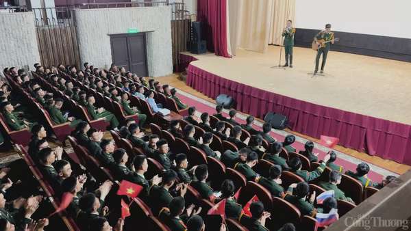 Chùm ảnh: Đoàn Quân đội nhân dân Việt Nam chuẩn bị cho buổi tổng duyệt tại Quảng trường Đỏ Chùm ảnh: Đoàn Quân đội nhân dân Việt Nam chuẩn bị cho buổi tổng duyệt tại Quảng trường Đỏ