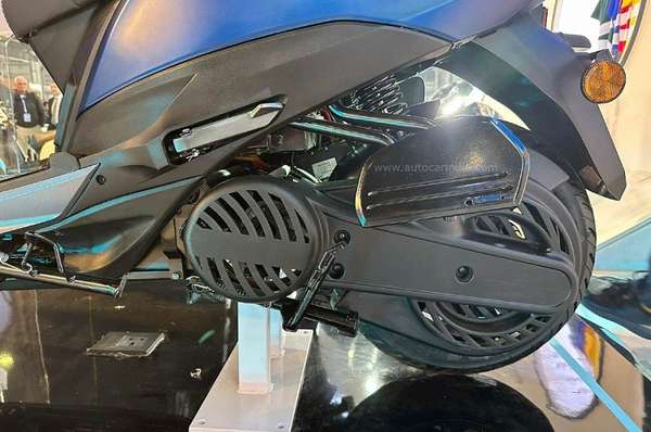 Honda Vision "hoảng loạn" trước mẫu xe máy với giá chỉ 32 triệu đồng