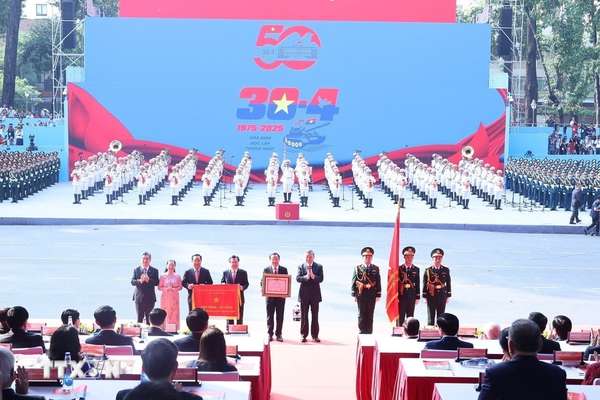 Kỷ niệm trọng thể 50 năm Giải phóng miền Nam, thống nhất đất nước- Ảnh 16. Kỷ niệm trọng thể 50 năm Giải phóng miền Nam, thống nhất đất nước- Ảnh 16.