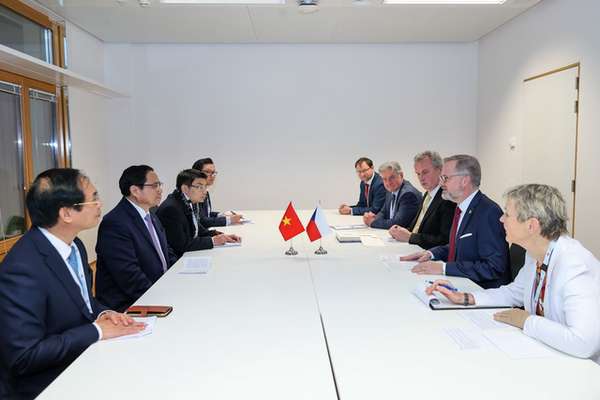 Thủ tướng gặp lãnh đạo các nước và đối tác châu Âu - Ảnh 6.