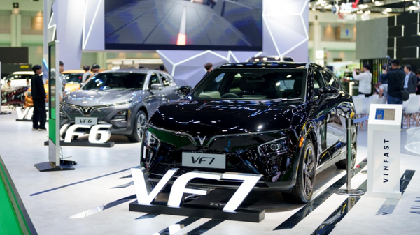 VinFast khuyến mãi cuối tháng 3/2024: Cơ hội trúng vàng khi mua ô tô điện