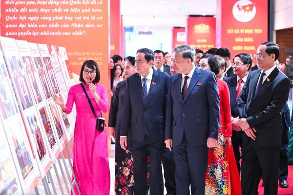 Tổng Bí thư Tô Lâm thăm quan Triển lãm ảnh ‘Quốc hội Việt Nam - 80 năm kế thừa và phát triển- Ảnh 2. Tổng Bí thư Tô Lâm thăm quan Triển lãm ảnh ‘Quốc hội Việt Nam - 80 năm kế thừa và phát triển- Ảnh 2.