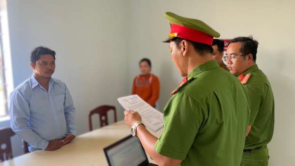 Công an tỉnh Bạc Liêu đọc lệnh khởi tố bị can Nguyễn Văn Út.