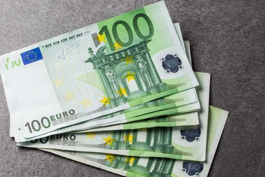 Giá euro biến động trái chiều