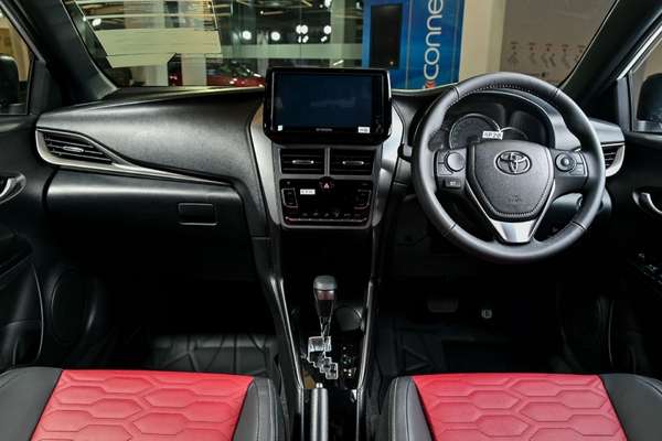 Giá xe Toyota Yaris lăn bánh tháng 11/2023: Cạnh tranh trực tiếp với Mazda 2, Suzuki Swift