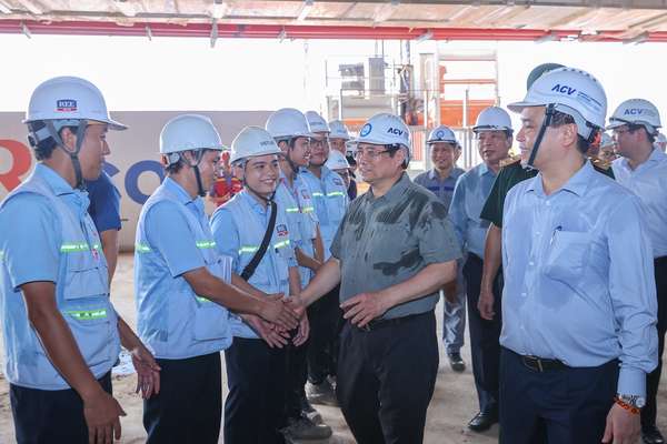 Thủ tướng lần thứ 8 kiểm tra sân bay Long Thành, yêu cầu cơ bản hoàn thành vào 19/12/2025- Ảnh 10. Thủ tướng lần thứ 8 kiểm tra sân bay Long Thành, yêu cầu cơ bản hoàn thành vào 19/12/2025- Ảnh 10.