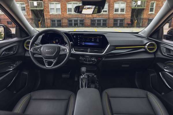 Chevrolet Trax 2024: Đối thủ đáng gờm của Honda Civic và Volkswagen Jetta