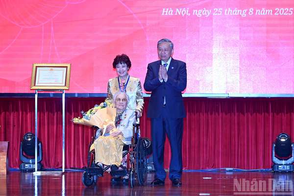 Tổng Bí thư Tô Lâm: Ngoại giao thắp sáng niềm tin về một thế giới hòa bình, hợp tác và phát triển- Ảnh 3. Tổng Bí thư Tô Lâm: Ngoại giao thắp sáng niềm tin về một thế giới hòa bình, hợp tác và phát triển- Ảnh 3.