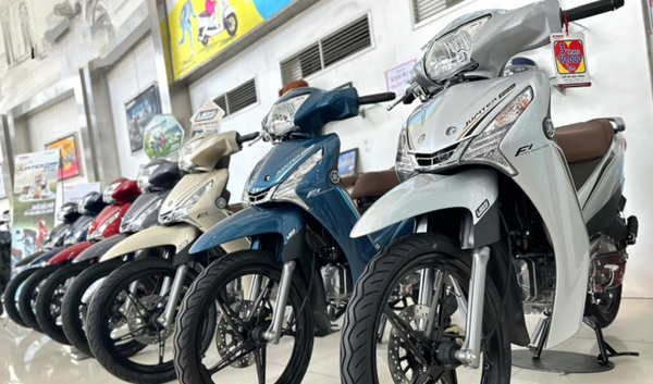 Giá xe máy Yamaha Jupiter Finn tháng 4/2023: Cuộc "tỷ thí" căng thẳng với Honda Future
