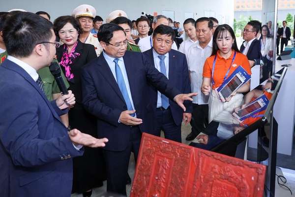 Thủ tướng: Trình cơ chế đột phá trong sáng tạo, khai thác dữ liệu trở thành trung tâm của nền kinh tế- Ảnh 5.