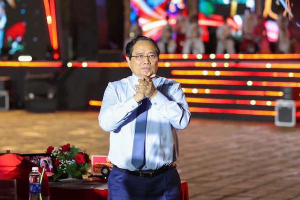 'Dưới cờ vinh quang': Kết nối quá khứ, hiện tại, tương lai trong xúc cảm và tự hào- Ảnh 4. 'Dưới cờ vinh quang': Kết nối quá khứ, hiện tại, tương lai trong xúc cảm và tự hào- Ảnh 4.