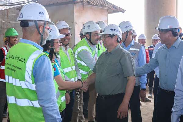 Thủ tướng lần thứ 8 kiểm tra sân bay Long Thành, yêu cầu cơ bản hoàn thành vào 19/12/2025- Ảnh 9. Thủ tướng lần thứ 8 kiểm tra sân bay Long Thành, yêu cầu cơ bản hoàn thành vào 19/12/2025- Ảnh 9.
