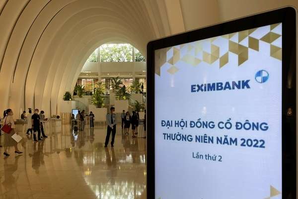Eximbank cũng là ngân hàng cổ phần duy nhất cho đến nay có thời điểm 2-3 năm liền không thể Đại hội cổ đông thường niên