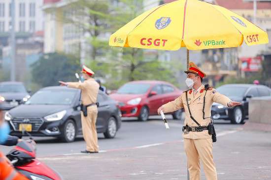 Loạt chính sách có hiệu lực tháng 11: Thông tin về việc ghi âm, ghi hình cảnh sát giao thông