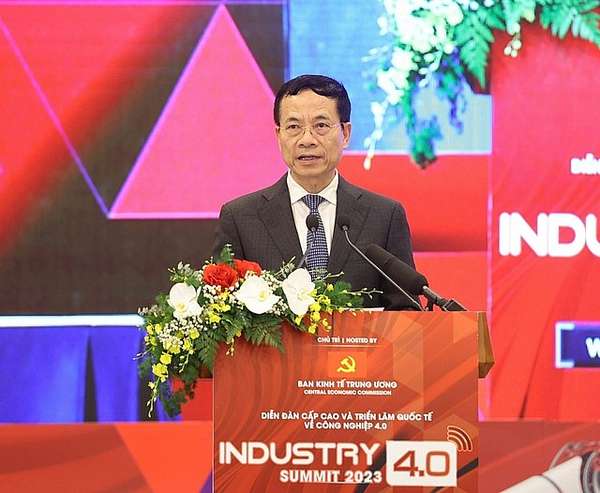 Bộ trưởng Bộ Thông tin và Truyền thông Nguyễn Mạnh Hùng chia sẻ tại Diễn đàn - Ảnh: VGP/Nhật Bắc