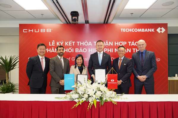 Lễ ký kết thỏa thuận hợp tác phân phối Bảo hiểm phi nhân thọ giữa Techcombank và Chubb
