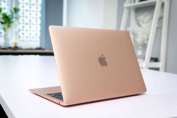 Đây là chiếc MacBook rẻ mà xịn nhất hiện nay: Thiết kế sang trọng, cấu hình mạnh mẽ