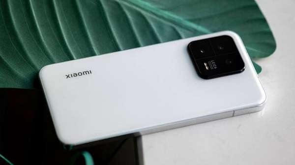 Xiaomi 13 bất ngờ giảm sâu: Hiệu năng hàng đầu, thiết kế 