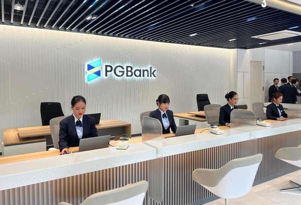 Vị trí tổng giám đốc của PGBank được để trống từ tháng 4/2024, sau khi bà Đinh Thị Huyền Thanh nộp đơn từ nhiệm và được thông qua sau ĐHĐCĐ thường niên năm 2024.