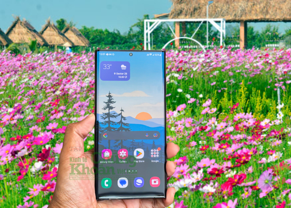Samsung Galaxy S22 Ultra tiếp tục tạo “đáy mới”: Quyết “so kè” với iPhone 14