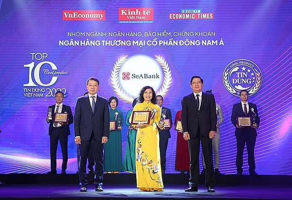 Ngân hàng SeABank vinh dự đón nhận cùng lúc 3 giải thưởng danh giá