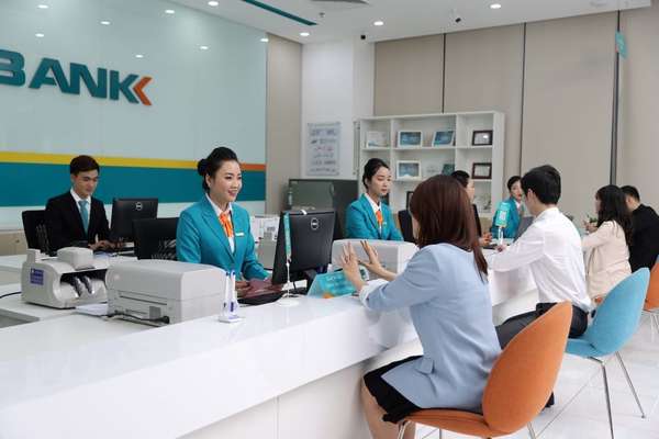 ABBANK giảm đến 0,7% lãi suất cho khách hàng vay sản xuất kinh doanh ngắn hạn và giảm đến 1,5% lãi suất cho khách hàng vay sản xuất kinh doanh trung/dài hạn