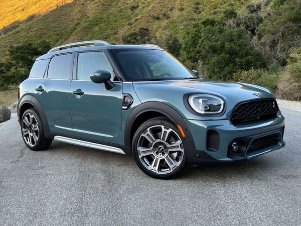 Giá MINI Cooper mới nhất tháng 11/2023: Dao động từ 2 - 2,5 tỷ đồng