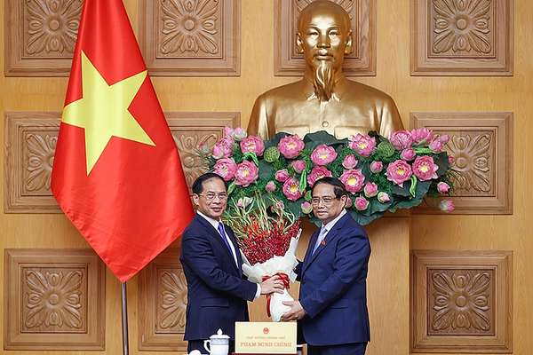 Thủ tướng Phạm Minh Chính giao nhiệm vụ cho Phó Thủ tướng và Bộ trưởng mới