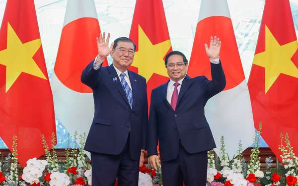 Hai Thủ tướng Việt Nam và Nhật Bản xác định trụ cột mới của quan hệ song phương 