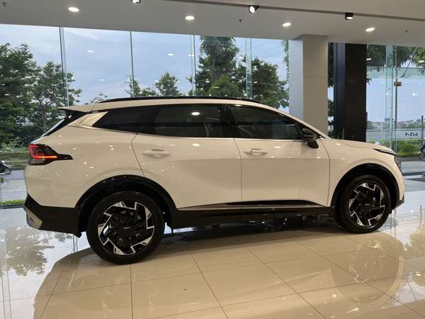 Giá xe Kia Sportage tháng 8/2023: Xe đẹp, giá đẹp, thách thức lớn với Hyundai Tucson