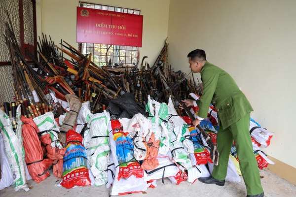 Lào Cai: Thu hồi hàng nghìn vũ khí, công cụ hỗ trợ