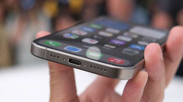iphone1.jpg