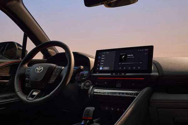 Toyota C-HR 2024 lộ diện với thiết kế lạ mắt, hứa hẹn 