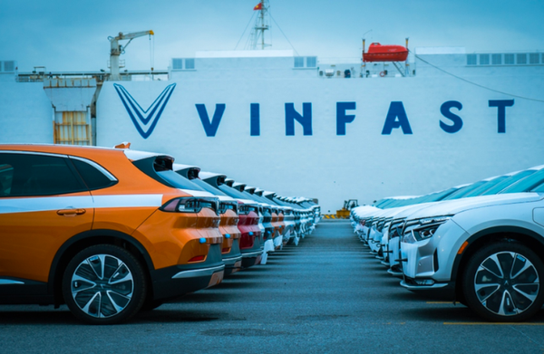 Thị giá cổ phiếu xuống dưới mức chào sàn, VinFast rời danh sách 10 hãng xe giá trị nhất thế giới
