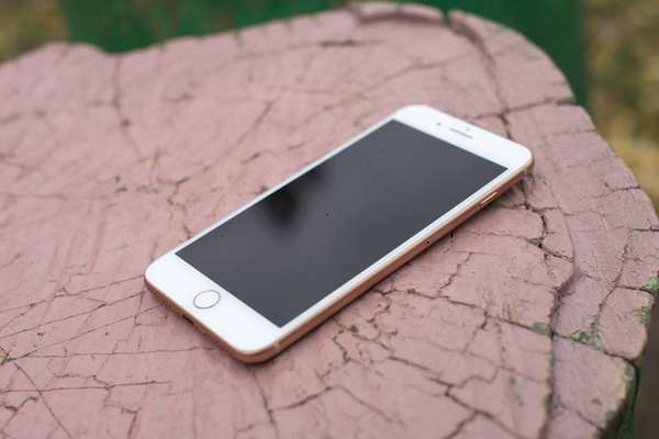 Giá iPhone 8 mới nhất tháng 1/2023: Mua siêu rẻ, xài càng sang