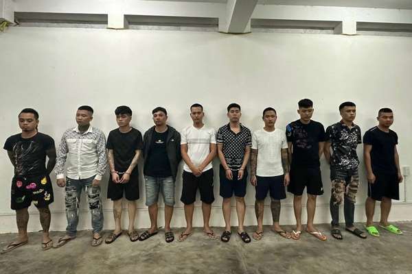 Các đối tượng tạm trú ở TP Tuy Hòa bị bắt. Ảnh: CACC