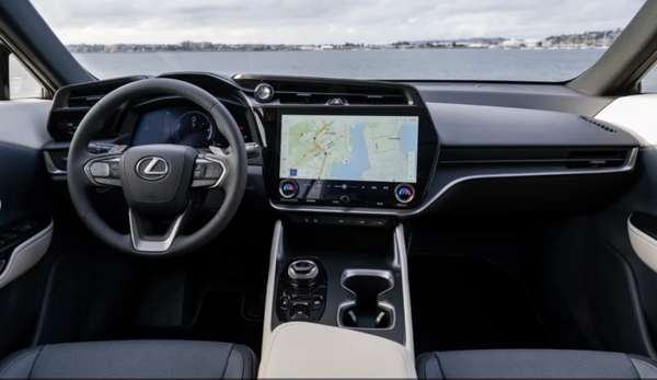 Lexus RZ 2024 có mẫu 300e dẫn động cầu trước giá hấp dẫn hơn