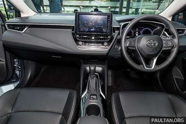 Nội thất trên Toyota Corolla Altis 2023 bản 1.8G cao cấp