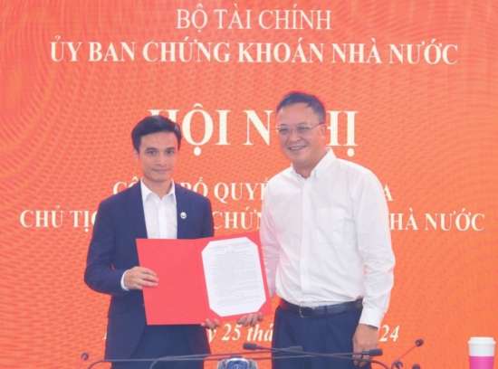 Kiện toàn nhân sự chủ chốt tại UBCKNN: Động lực mới thúc đẩy hợp tác quốc tế