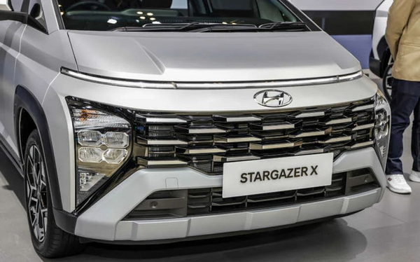 Vén màn phiên bản mới của dòng MPV 7 chỗ Hyundai Stargazer