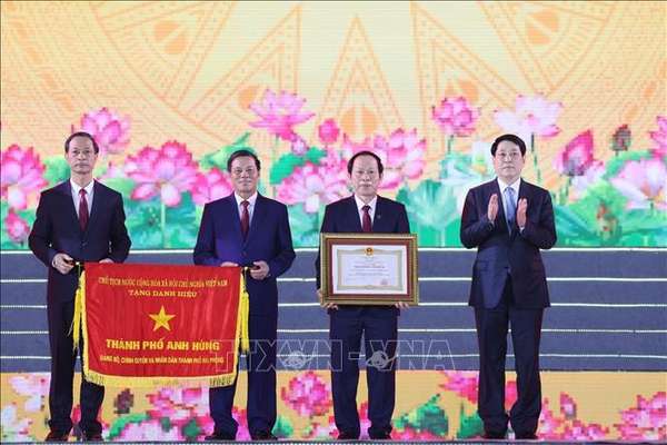 Chủ tịch nước Lương Cường: Hải Phòng có cơ hội to lớn sánh vai với các thành phố tiêu biểu ở châu Á- Ảnh 3. Chủ tịch nước Lương Cường: Hải Phòng có cơ hội to lớn sánh vai với các thành phố tiêu biểu ở châu Á- Ảnh 3.
