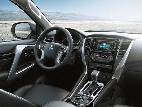Giá xe Mitsubishi Pajero Sport ngày 22/12: Công nghệ an toàn hàng đầu phân khúc SUV 7 chỗ