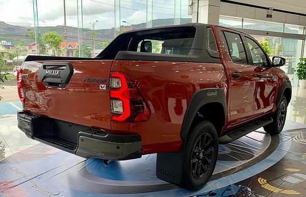 Toyota Hilux 2023 sắp về Việt Nam: Liệu có làm khó Ford Ranger?