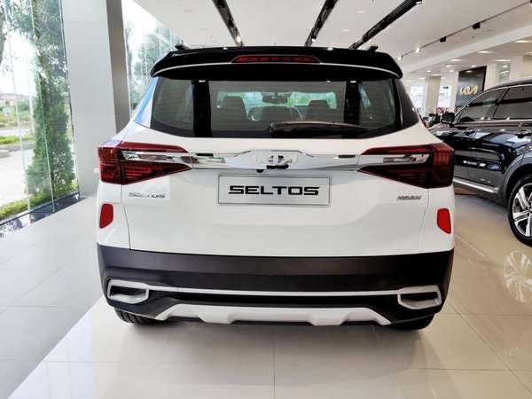 Giá xe Kia Seltos tháng 9/2023: Thử thách lớn cho Hyundai Creta