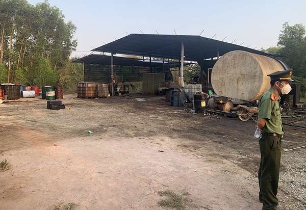Bình Thuận: Phát hiện nhà xưởng tái chế nhớt trái phép quy mô lớn