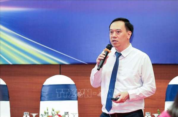Giám đốc Trung tâm Phát triển Truyền thông Báo Nhân Dân, ông Ngô Việt Anh, phát biểu tham luận tại phiên 3 Chinh phục độc giả GenZ